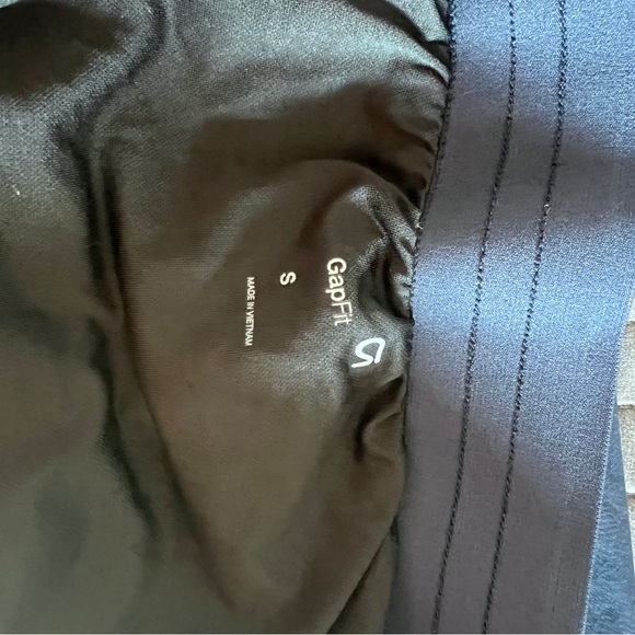 Women’s GAP athletic shorts - Picture 7 of 7